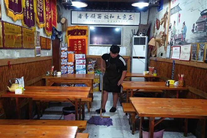 14岁小孩哥会烧20多道菜！少年：最大的爱好就是干活